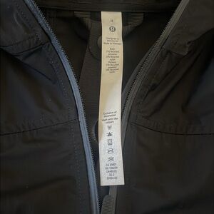 Lululemon Lightweight Cropped Jacket size 4